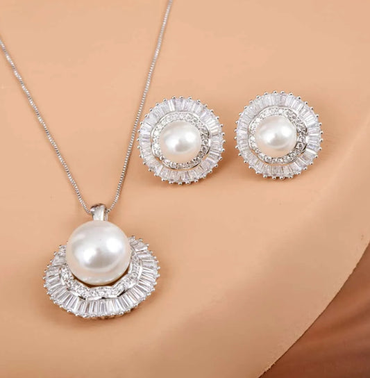 NECKLACE + EARRING CIRQUE RODIUM/PEARL/ CRYSTAL - SALE