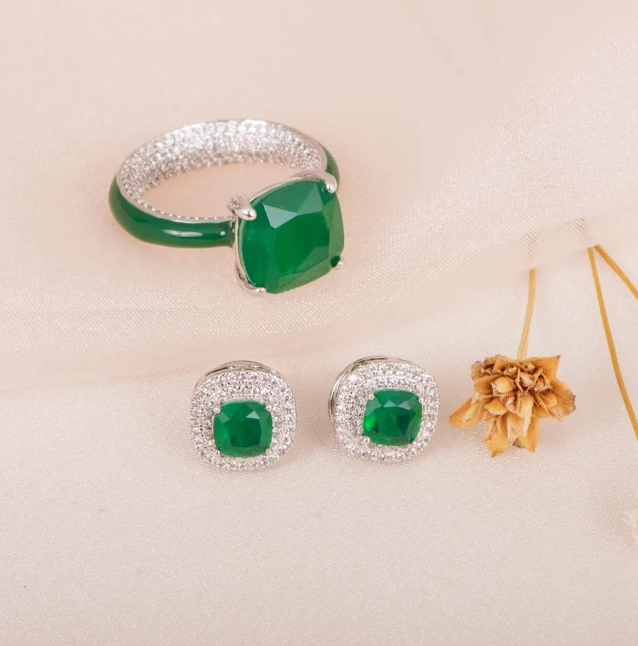 EARRING AND RING DENEVAN RHODIUM EMERALD - SALE