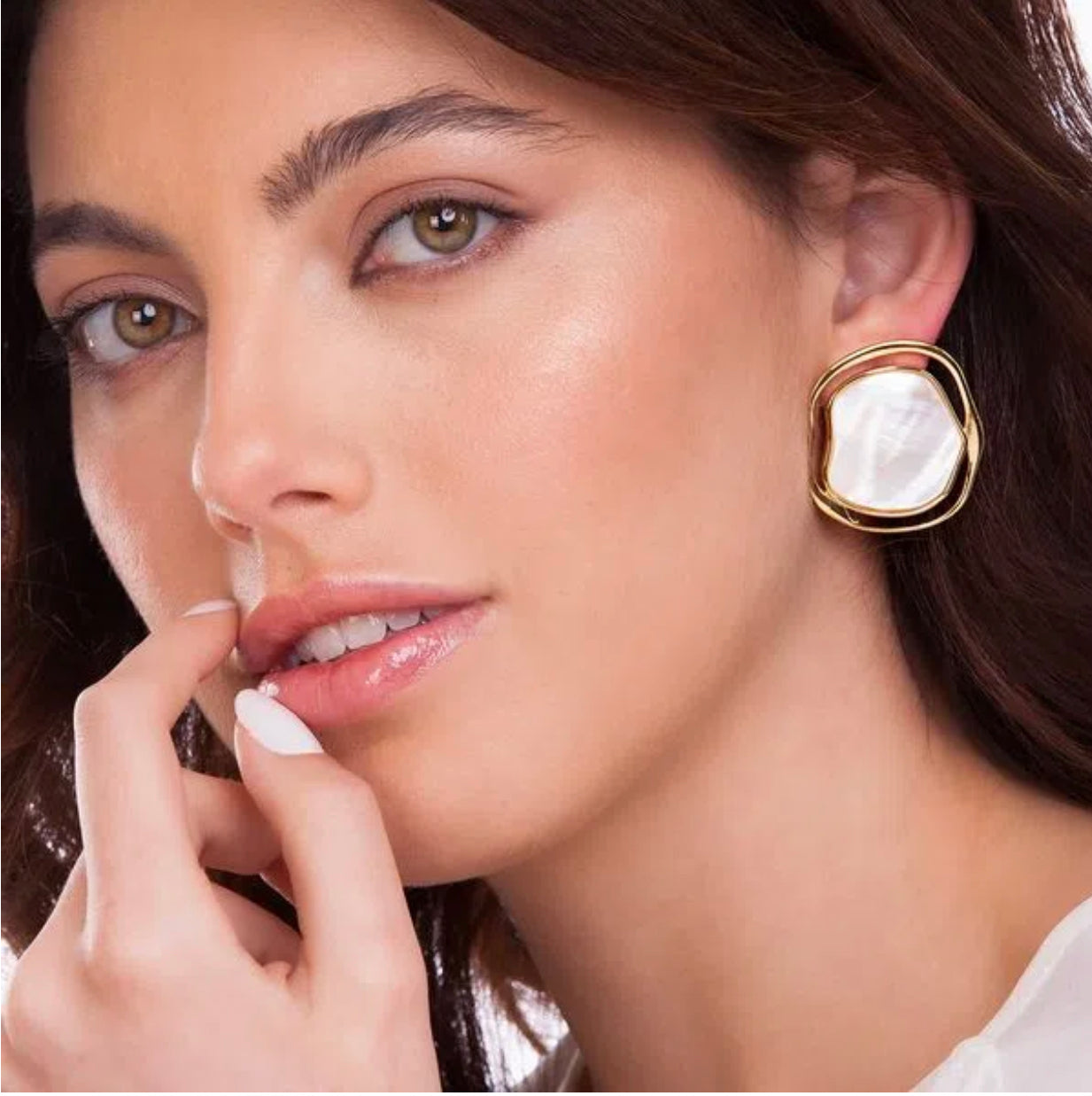 SOLEIL EARRING - MOTHER OF PEARL- ICONIC